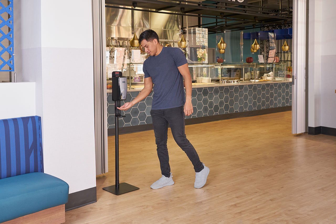 The AutoFoam Standard Floor Stand allows touch-free hand sanitiser dispensers to be mounted to a lightweight, easily movable stand to meet the changing needs of your facility.