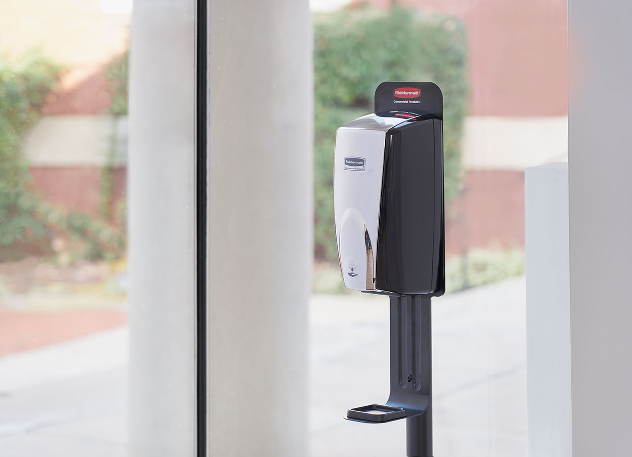 The AutoFoam Standard Floor Stand allows touch-free hand sanitiser dispensers to be mounted to a lightweight, easily movable stand to meet the changing needs of your facility.