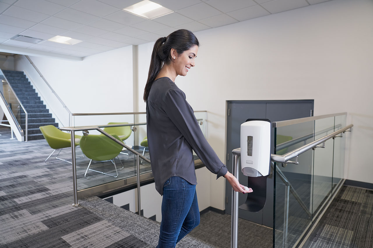 The Pole Mount Station allows touch-free and manual hand sanitiser dispensers to be placed in easily overlooked spaces like poles and railing for convenient access.