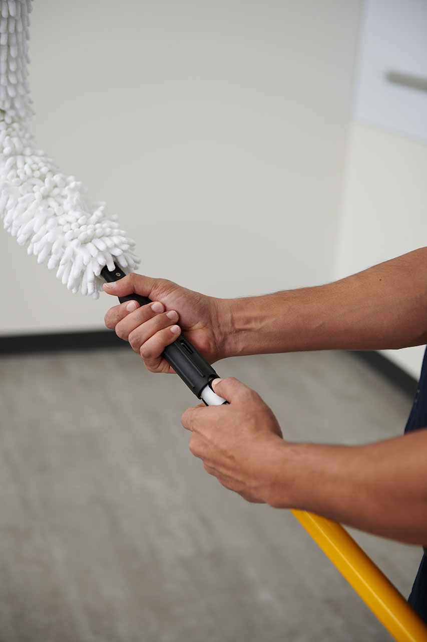 The Rubbermaid Commercial HYGEN™ Quick-Connect handles and poles make cleaning more efficient in every area of the facility. The unique connection mechanism allows for easy, time-saving tool exchange.