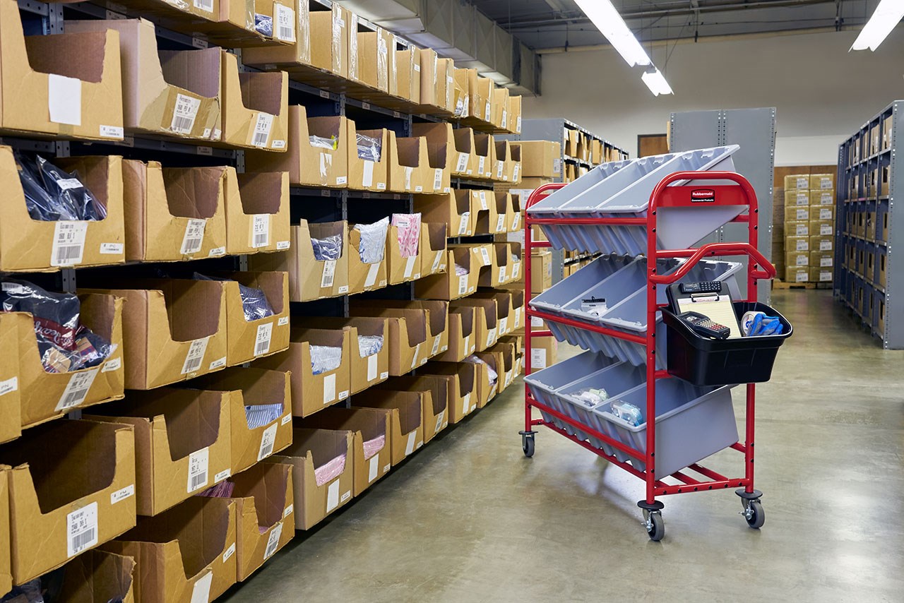 토트 피킹 카트는 보다 효율적이고 정확한 주문 처리를 위한 시간 절약형 카트입니다. 물류센터나 매장에서 여러 주문을 빠르고 체계적으로 수거, 포장, 처리하는 데 효과적입니다.