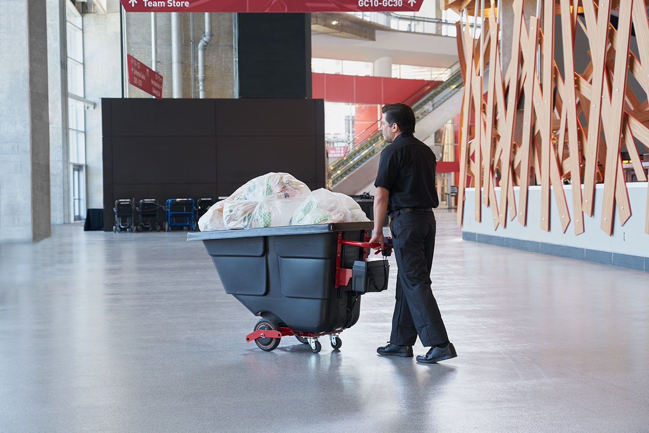 The Motorized Rotomolded Tilt Truck, boosted by PROPWR™ batteries, is ideal for users who want the benefits of using cordless motorized power for moving heavy loads and reducing user strain.