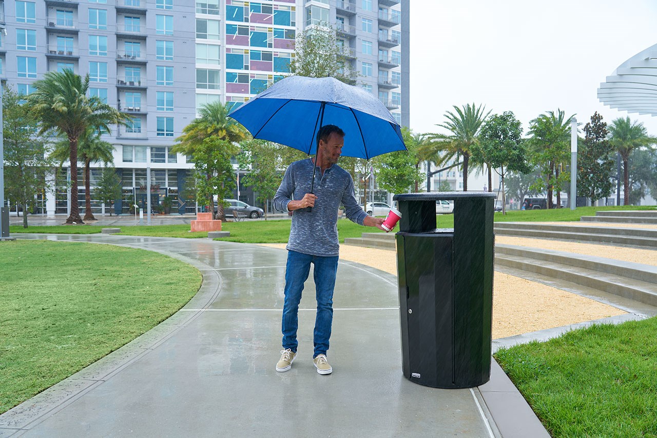 The Resist® Round Waste Container is designed to maintain high-quality aesthetics under the most extreme outdoor conditions. Proprietary fan design resists up to 500lbs. of sustained blunt force.