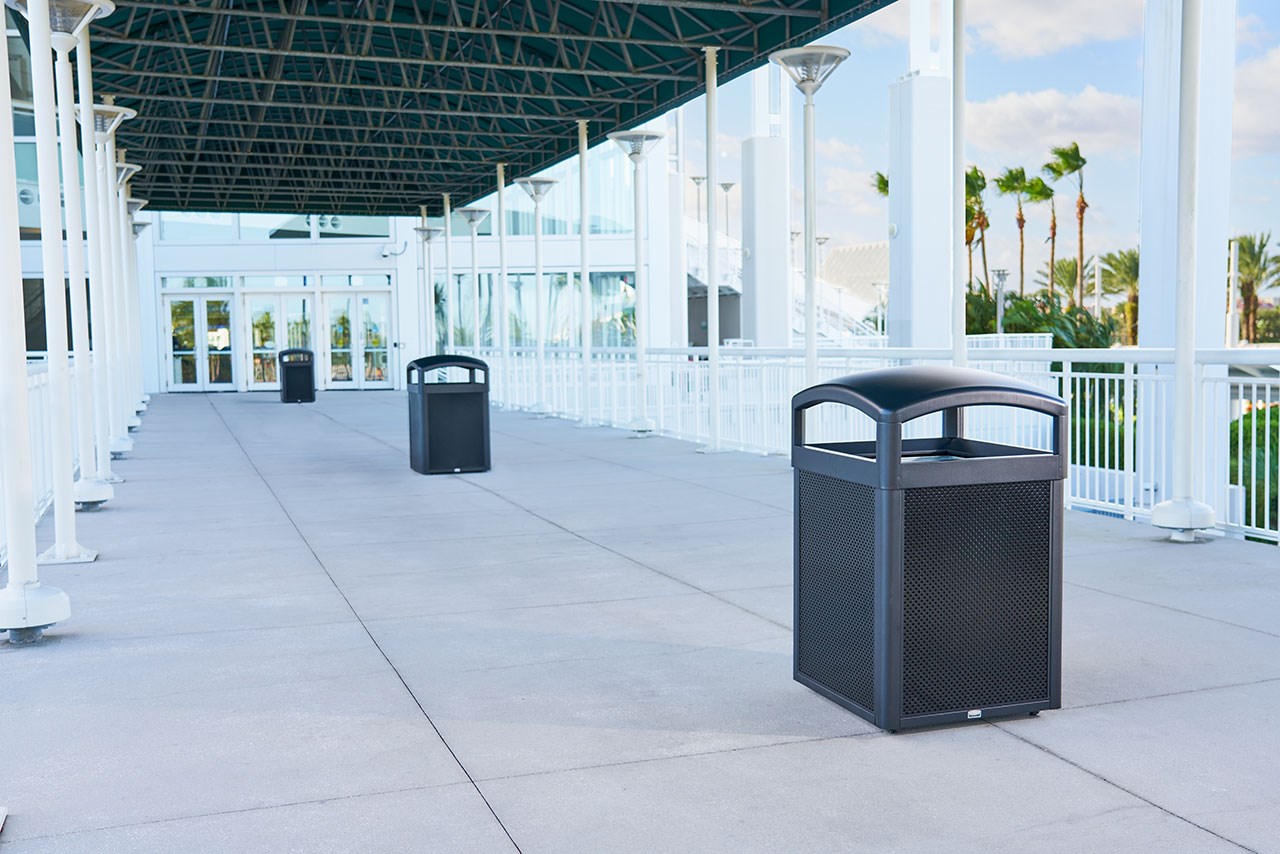 Tailor™ Metal Frames provide an upscale, dimensional look that complements contemporary outdoor environments.