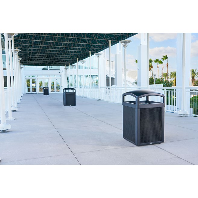 Tailor™ Metal Frames provide an upscale, dimensional look that complements contemporary outdoor environments.