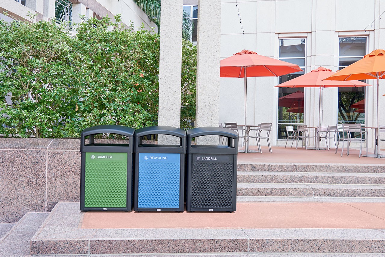 Tailor™ Metal Frames provide an upscale, dimensional look that complements contemporary outdoor environments.