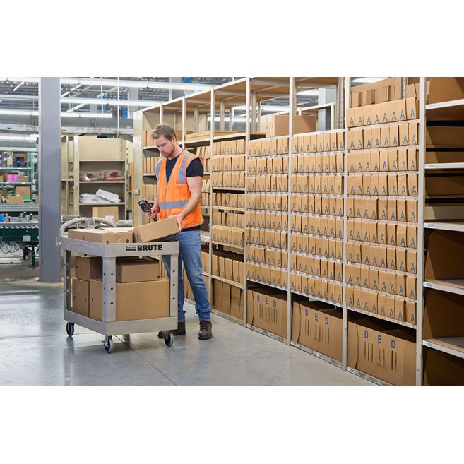 The BRUTE Heavy-Duty Utility Cart with Lipped Shelf transports materials, supplies, and heavy loads securely with up to 500 lbs. load capacity. The lipped shelves prevents items from falling off the cart and features an integrated V-notch to hold pipe and conduit securely for safe cutting.