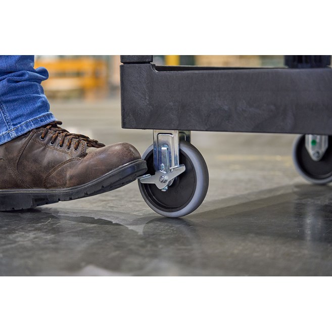 The BRUTE Heavy-Duty Utility Cart with Lipped Shelf transports materials, supplies, and heavy loads securely with up to 500 lbs. load capacity. The lipped shelves prevents items from falling off the cart and features an integrated V-notch to hold pipe and conduit securely for safe cutting.