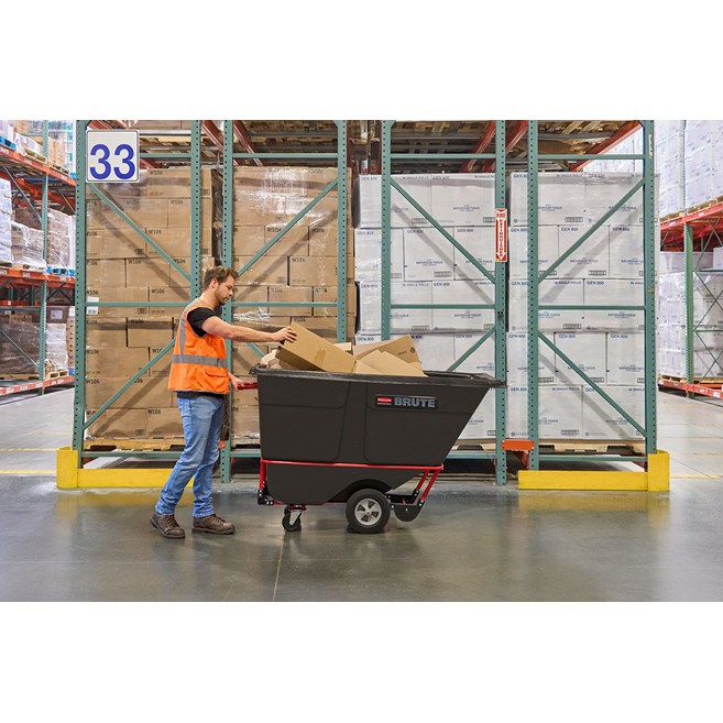 The BRUTE Standard Duty Tilt Truck has industrial strength construction and can transport heavy loads up to 1,250 lbs. with ease.