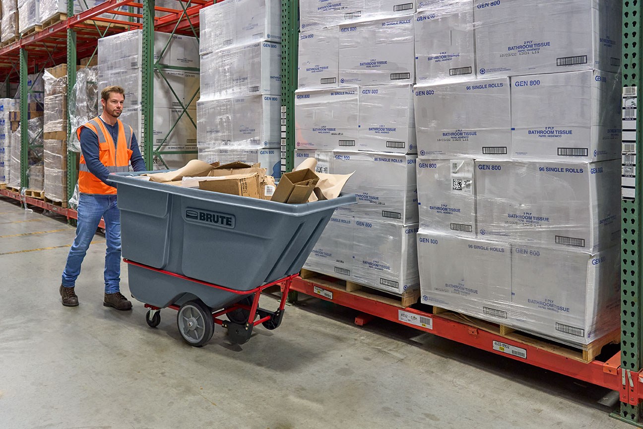 The BRUTE Heavy Duty Tilt Truck has industrial strength construction and can transport heavy loads up to 1,400 lbs. with ease.