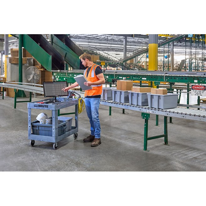 The BRUTE Heavy-Duty Utility Cart with Lipped Shelf transports materials, supplies, and heavy loads securely with up to 500 lbs. load capacity. The lipped shelves prevents items from falling off the cart and features an integrated V-notch to hold pipe and conduit securely for safe cutting.