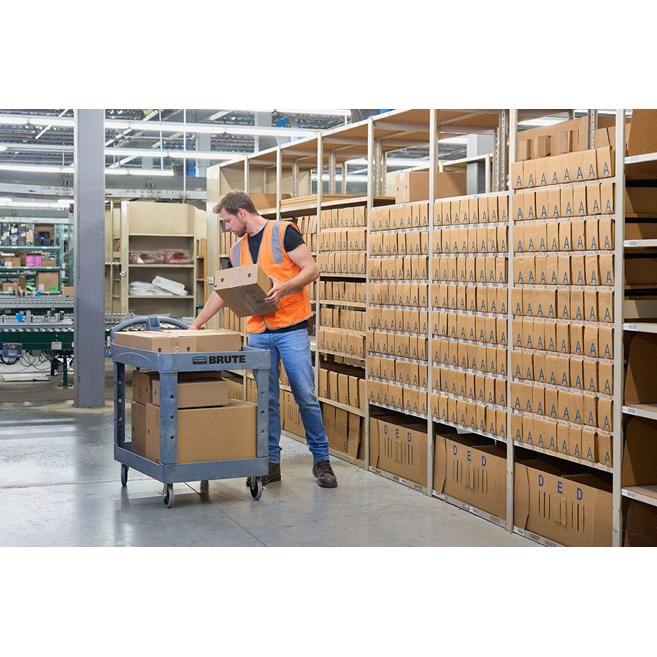 The BRUTE Heavy-Duty Utility Cart with Lipped Shelf transports materials, supplies, and heavy loads securely with up to 500 lbs. load capacity. The lipped shelves prevents items from falling off the cart and features an integrated V-notch to hold pipe and conduit securely for safe cutting.