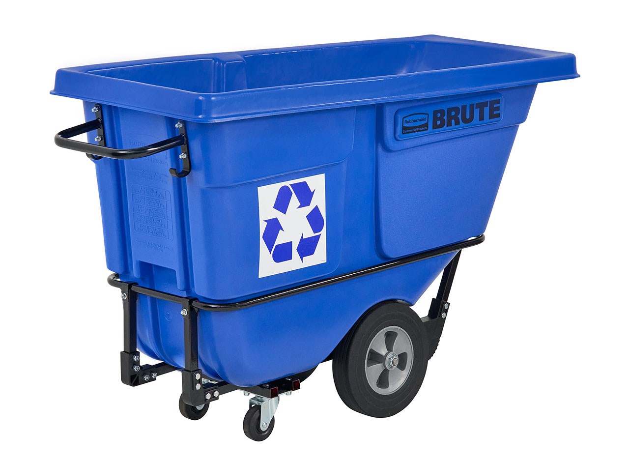 The BRUTE Standard Duty Tilt Truck has industrial strength construction and can transport heavy loads up to 850 lbs. with ease.