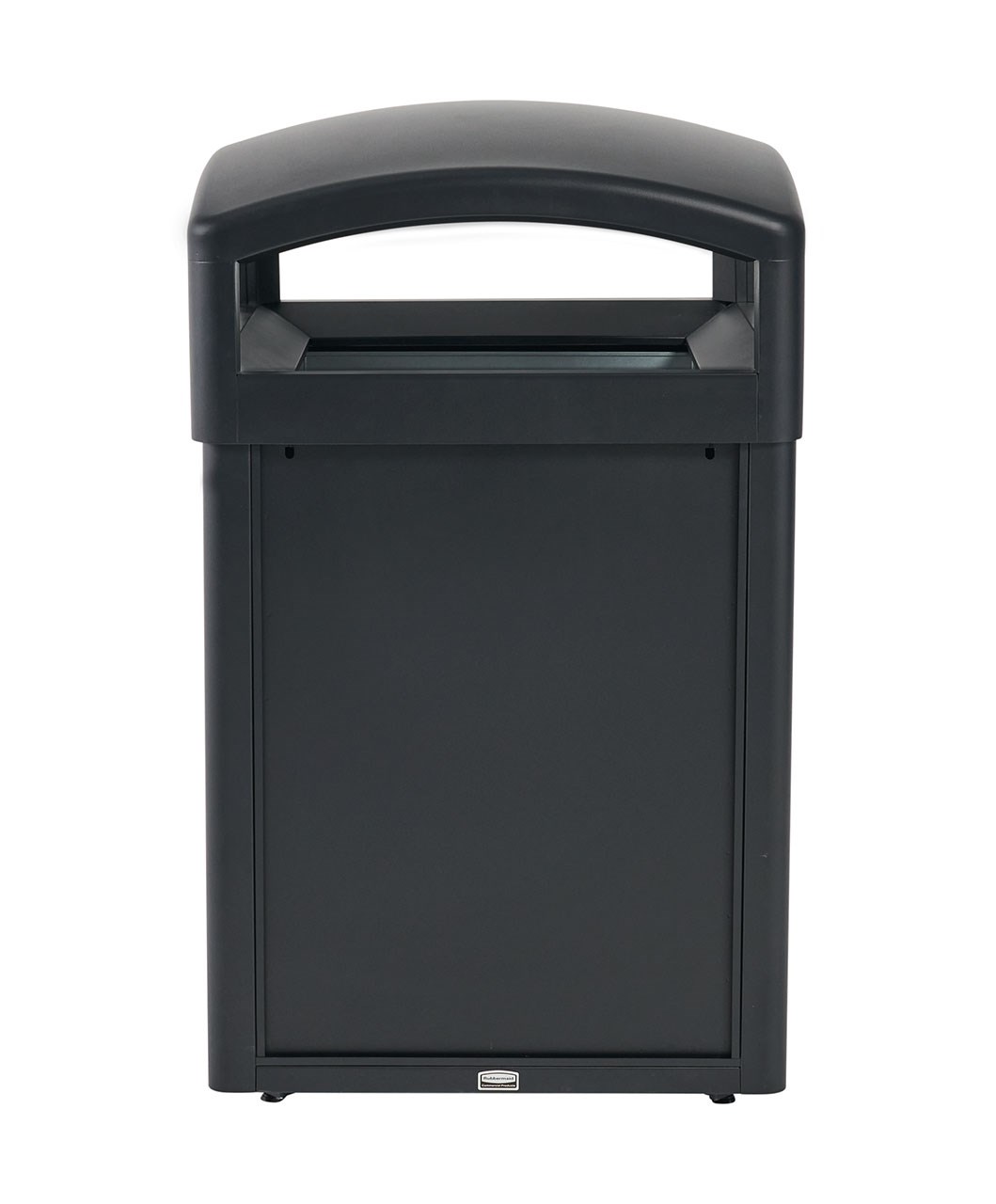 Tailor™ Metal Frames provide an upscale, dimensional look that complements contemporary outdoor environments.