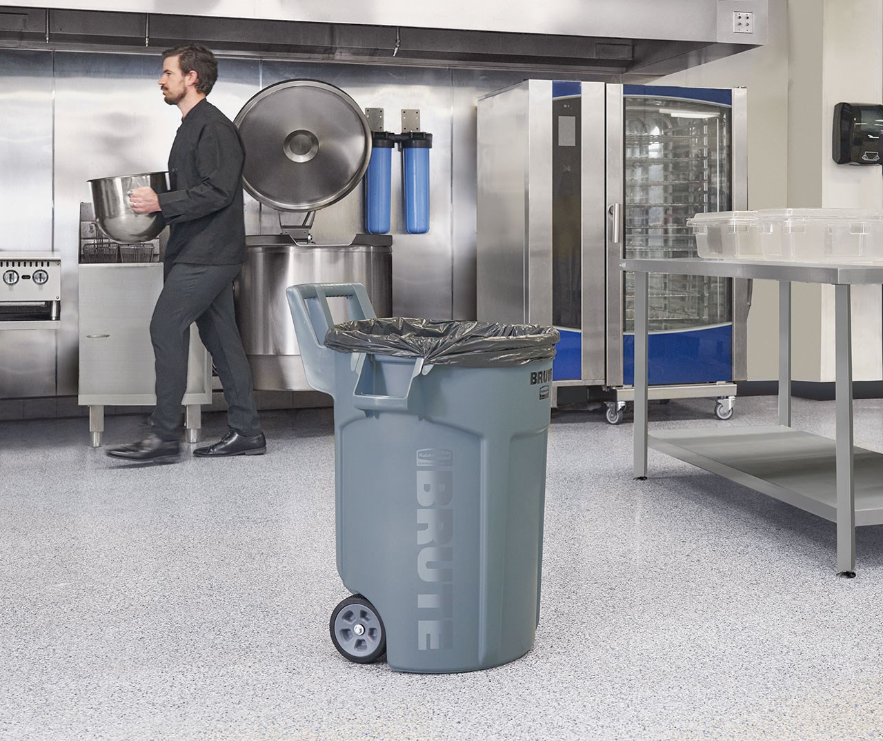 The Wheeled BRUTE® Container allows you to move loads 5X easier* even over rough terrains to improve productivity and reduce the risk of injury.