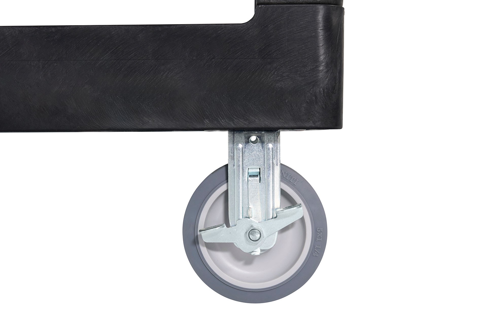 The BRUTE Heavy Duty 3-Shelf Utility Cart with a flat shelf is a durable versatile cart that is ideal for transporting materials, supplies, and heavy loads up to 600 lbs.