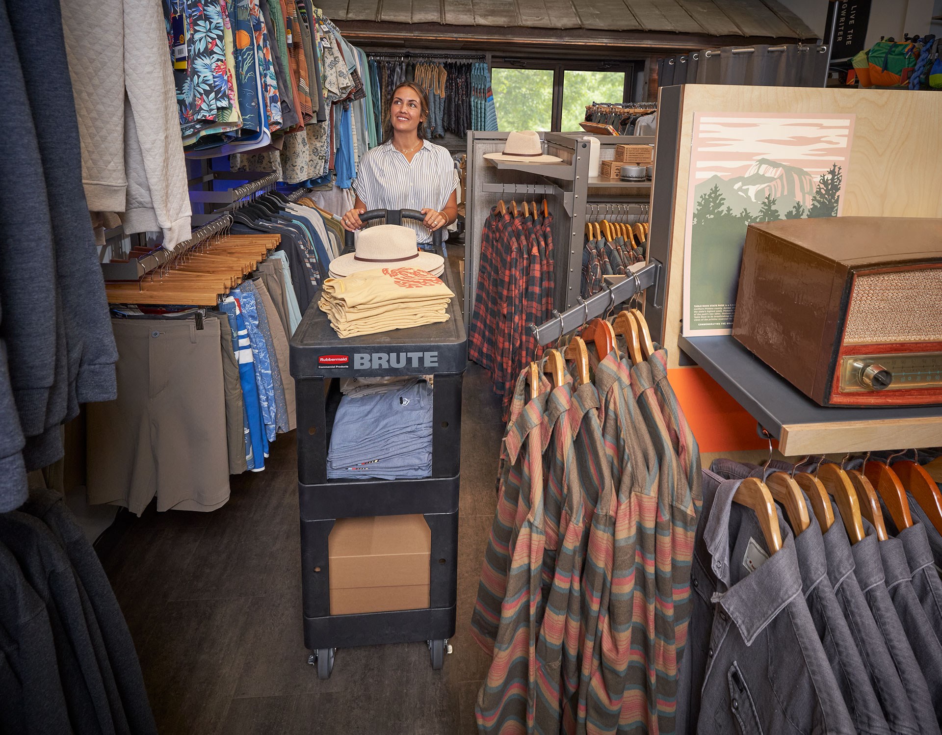 The BRUTE Heavy Duty 3-Shelf Utility Cart with a flat shelf is a durable versatile cart that is ideal for transporting materials, supplies, and heavy loads up to 600 lbs.