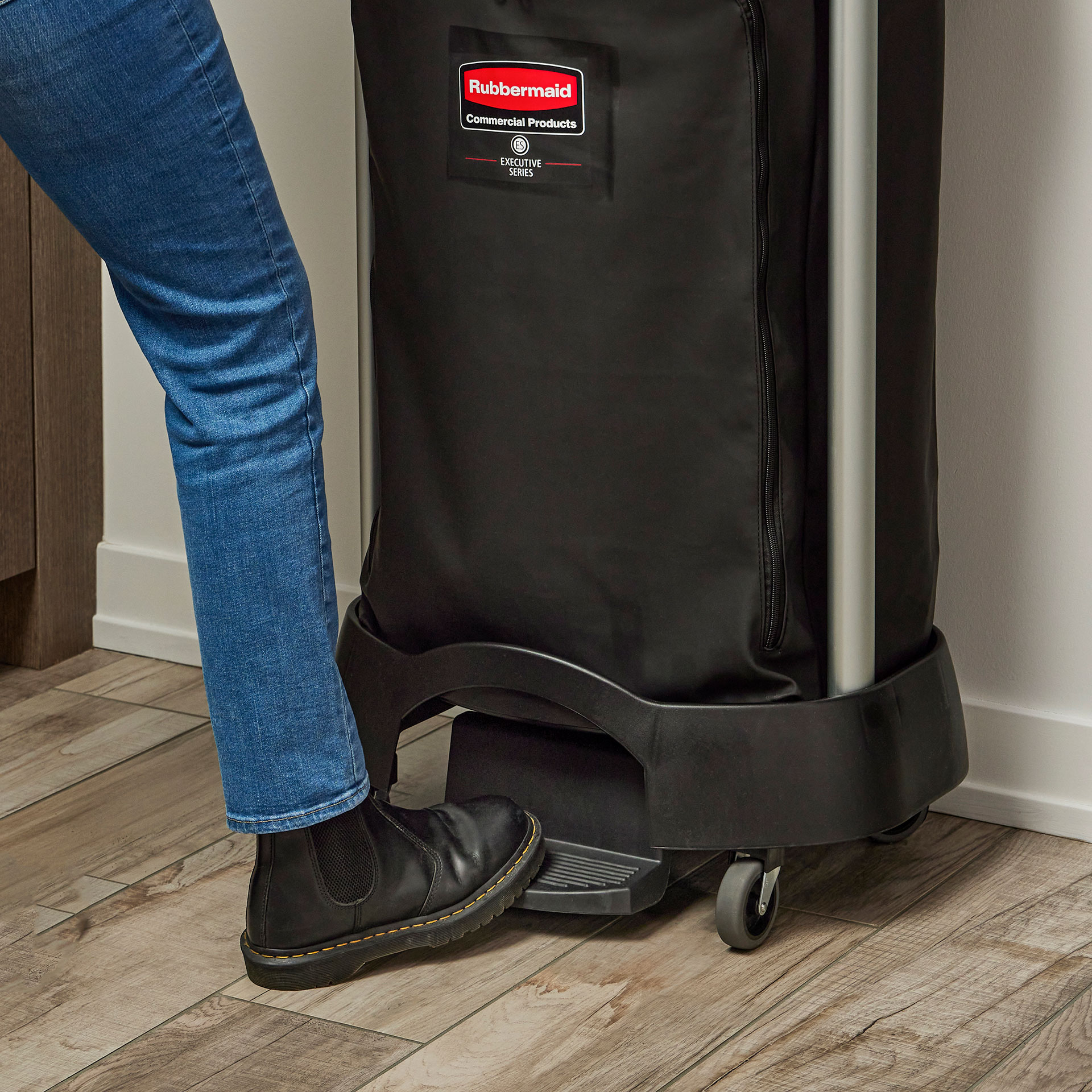 The Rubbermaid Commercial Premium Linen Hamper is a smart choice for large-capacity, hands-free waste collection.