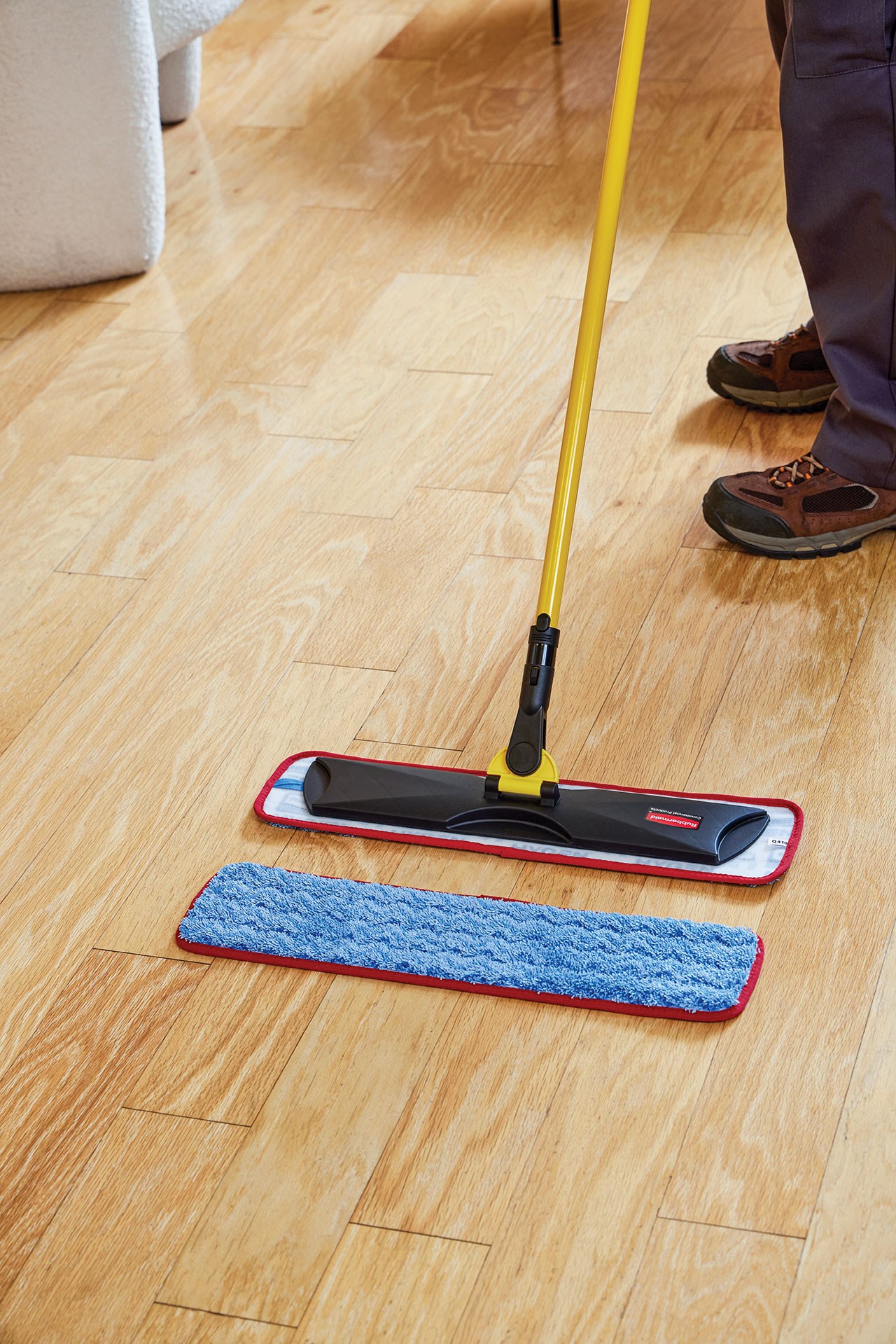 HYGEN™ Microfibre Pads, now enhanced with RFID tracking technology, are purposefully designed to help healthcare facilities reduce the risk of costly HAIs by ensuring the use of properly sanitised pads and improving inventory management. This advanced solution ensures superior efficacy, enhances worker productivity, and allows healthcare providers to maintain cleaner and safer environments through real-time usage tracking, automated inventory control, and effective pad lifecycle management.