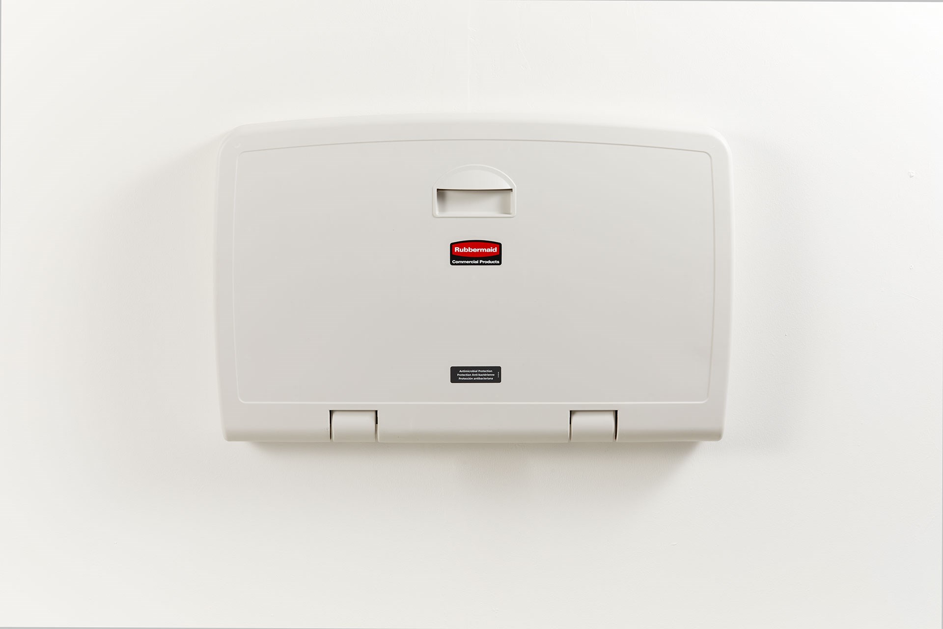 Created from high-density polypropylene to reduce moisture absorption, the baby station meets all global ASTM, ADA, EN safety standards.