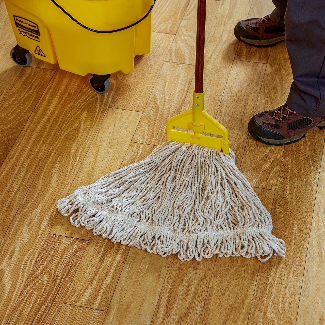 Super Stitch® Cotton Mop is an economical, general-purpose mop with a yarn tailband for improved floor coverage with each stroke.