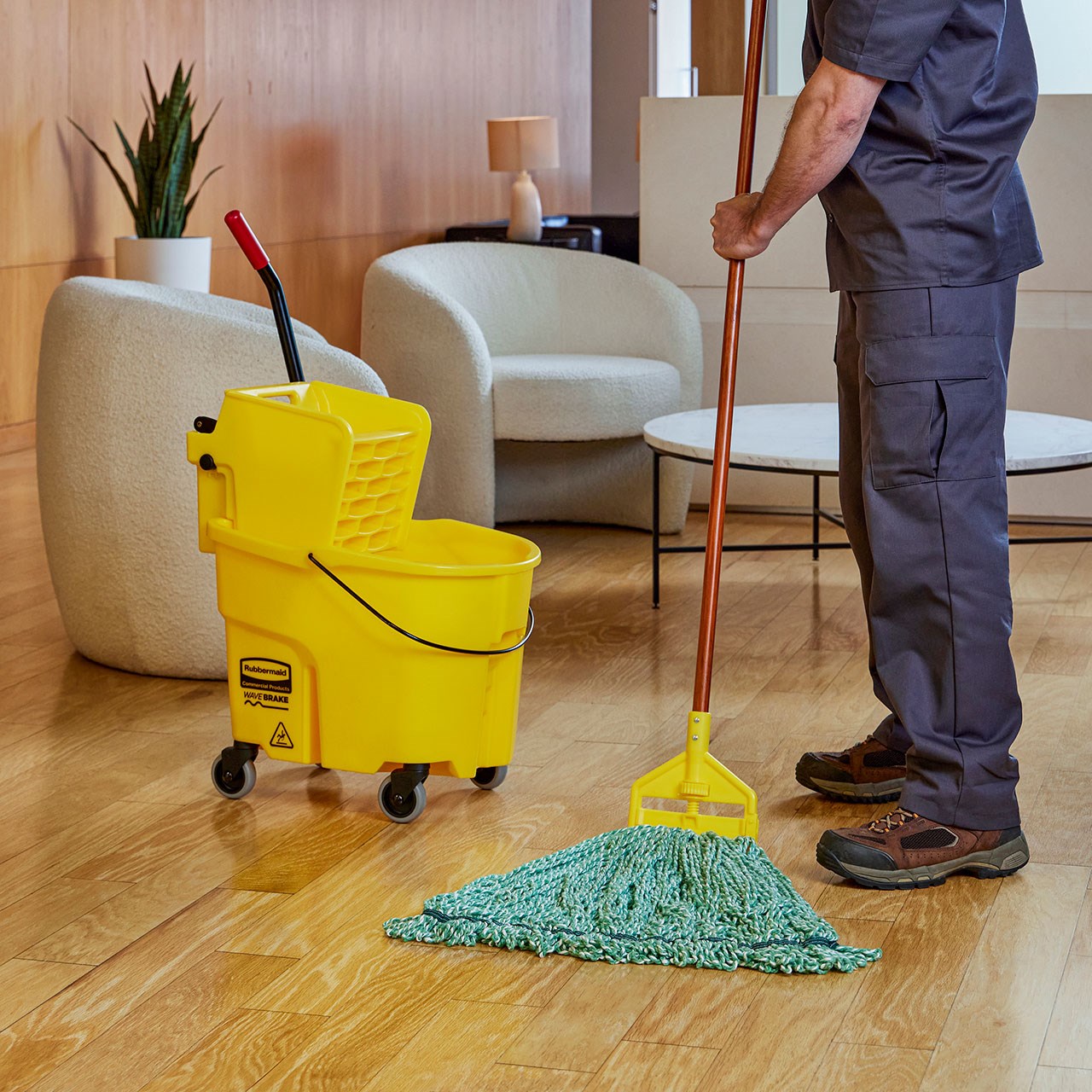 Web Foot® Microfiber String Mop is great for smooth to rough floors and large spill pickups. Designed with looped ends and blend yarn.