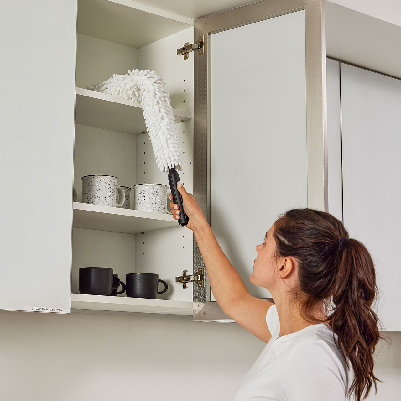 The Rubbermaid Commercial HYGEN™ Microfibre Flexi-Wand Dusting Sleeve easily traps dust, hair, and larger particles.