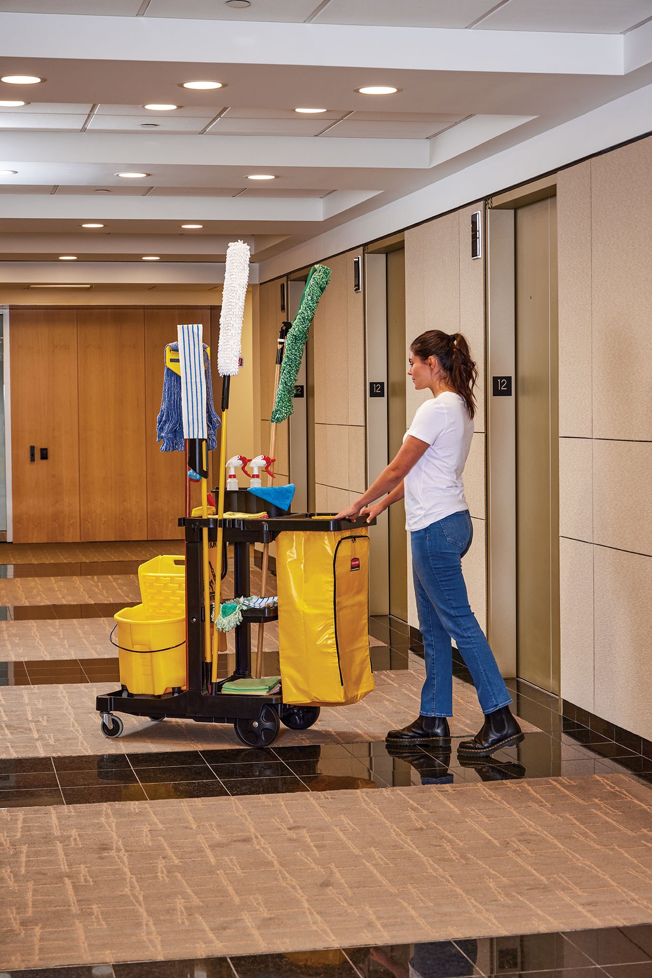 HYGEN™ Microfiber Flexi-Wand Dusting Sleeve is made of a high-pile split microfiber that provides more dusting coverage than low-pile microfiber and works to remove dust from crevices and hard-to-reach places.