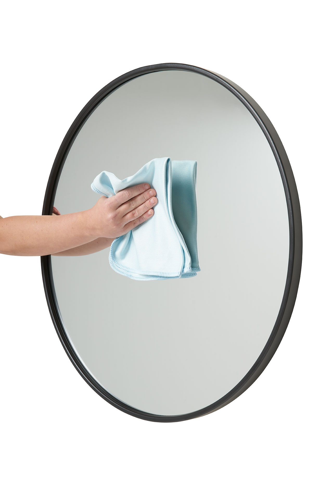 The Rubbermaid Commercial HYGEN™ Mirror and Glass Cloths feature premium Microfibre construction for scratch-free and lint-free cleaning.