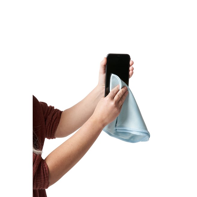 HYGEN™ Mirror and Glass Cloths are designed with premium microfiber construction that leaves no trace of scratches or lint residue behind on glass or mirrored surfaces.