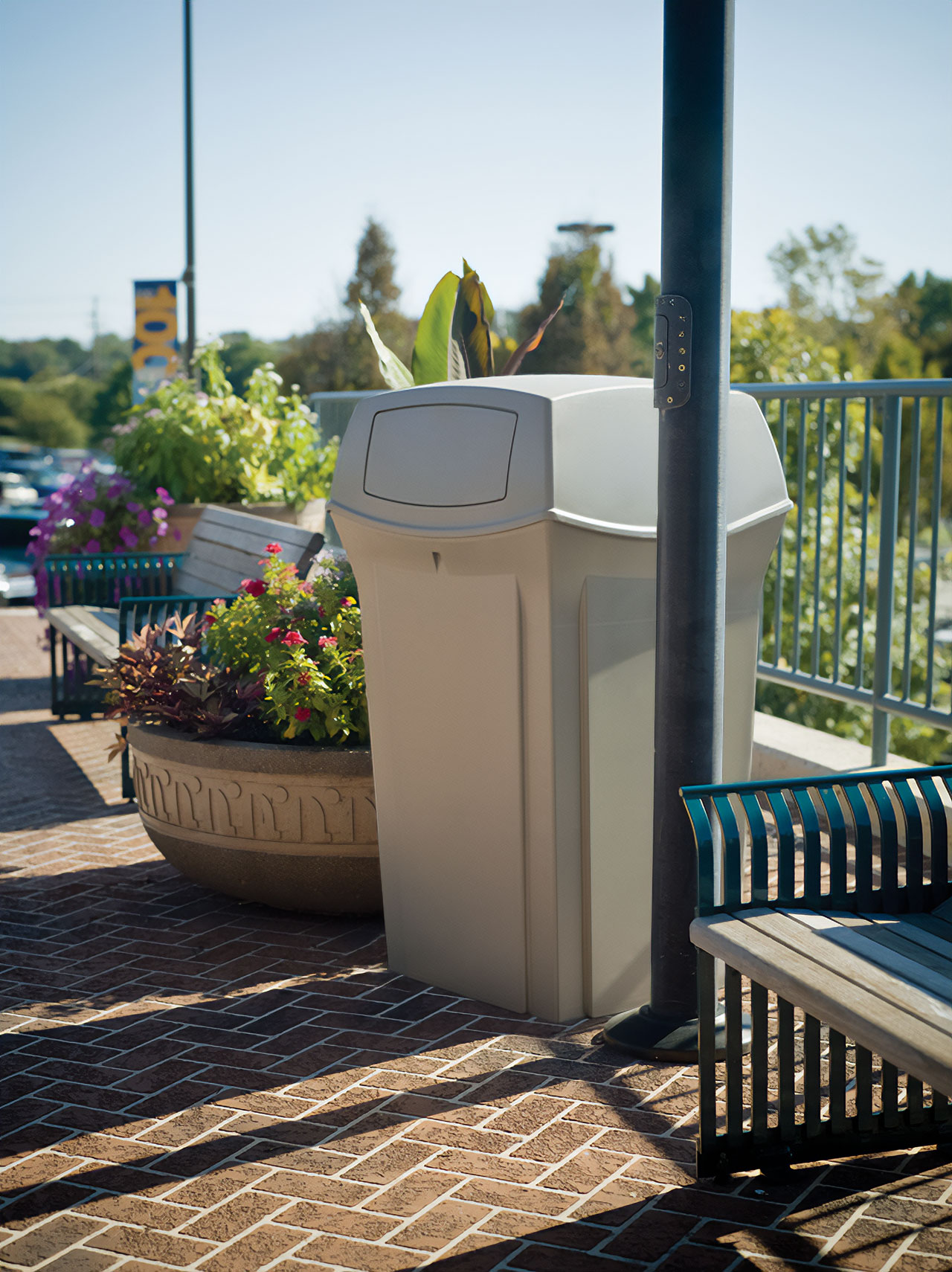 The Rubbermaid Commercial Ranger® Classic Waste Bins feature Rubbermaid's famous durability, modern styling, and easy-to-service design.
