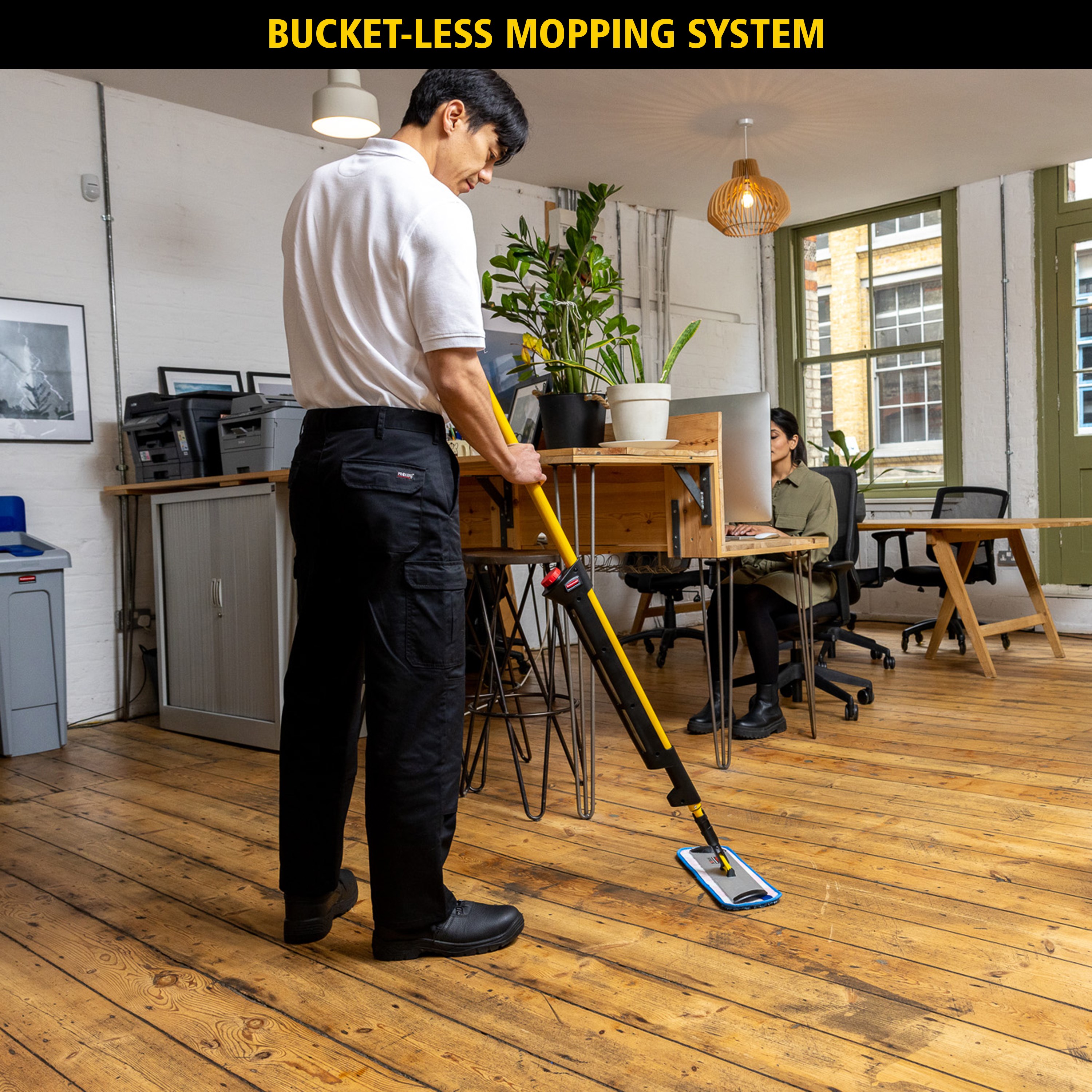 Rubbermaid Commercial Products Hygen Pulse Microfibre Spray Mop Kit | 0.6L Fluid Reservoir | Hospitality, Offices & Commercial Use.