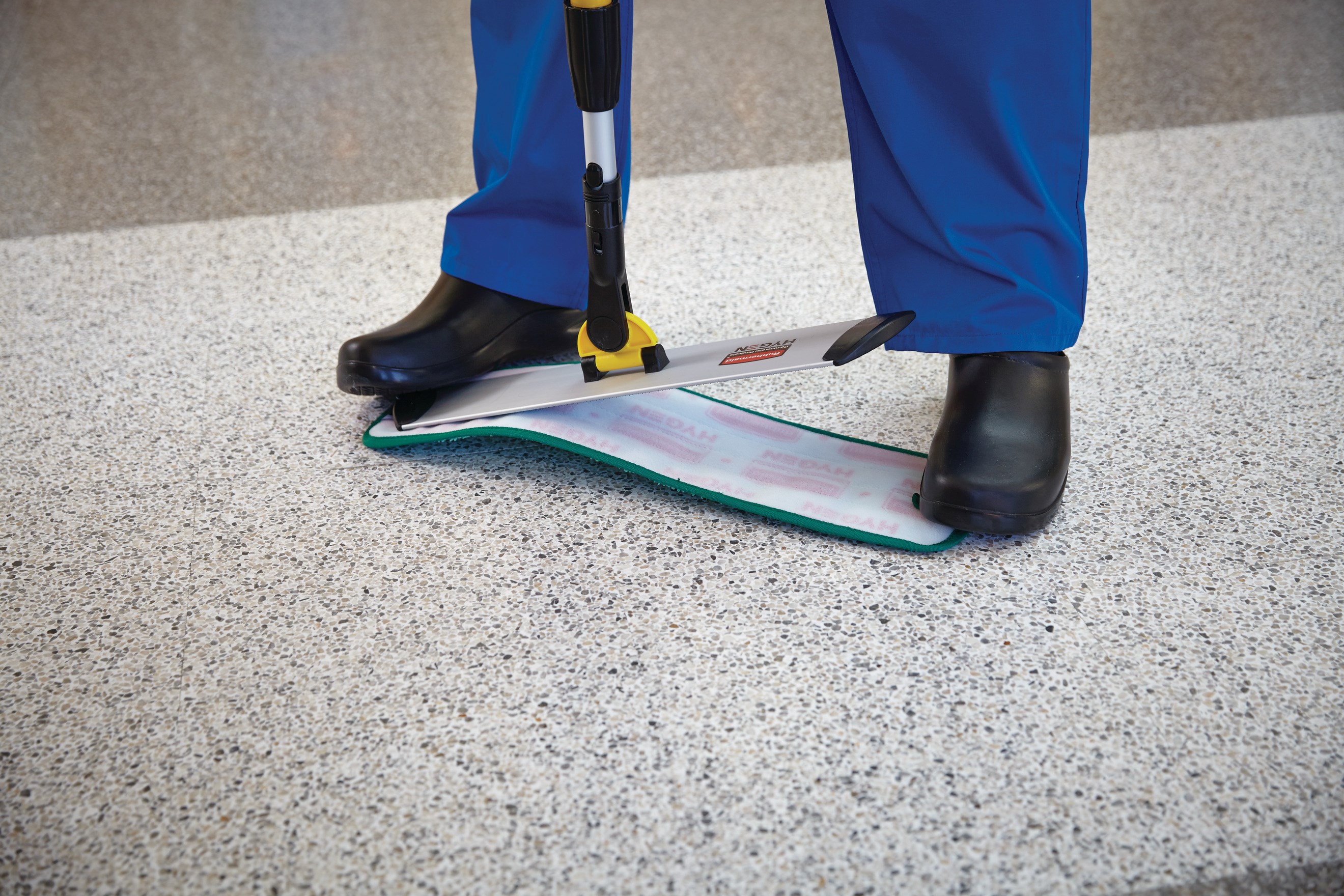 HYGEN™ Microfibre Pads, now enhanced with RFID tracking technology, are purposefully designed to help healthcare facilities reduce the risk of costly HAIs by ensuring the use of properly sanitised pads and improving inventory management. This advanced solution ensures superior efficacy, enhances worker productivity, and allows healthcare providers to maintain cleaner and safer environments through real-time usage tracking, automated inventory control, and effective pad lifecycle management.