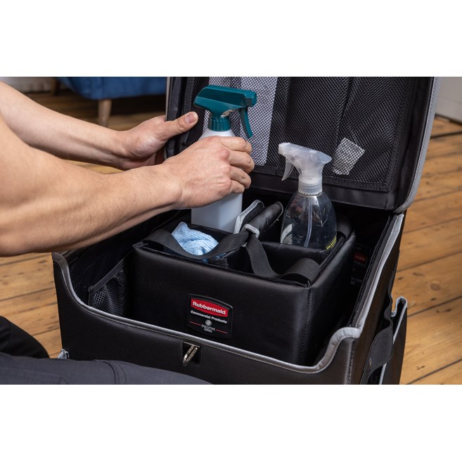 Der Quick-Cart-Mehrzweckwagen der Executive-Serie von Rubbermaid Commercial zählt zu den branchenweit haltbarsten mobilen Wagenlösungen in den Bereichen Hauswirtschaft, Haustechnik und Instandhaltung.