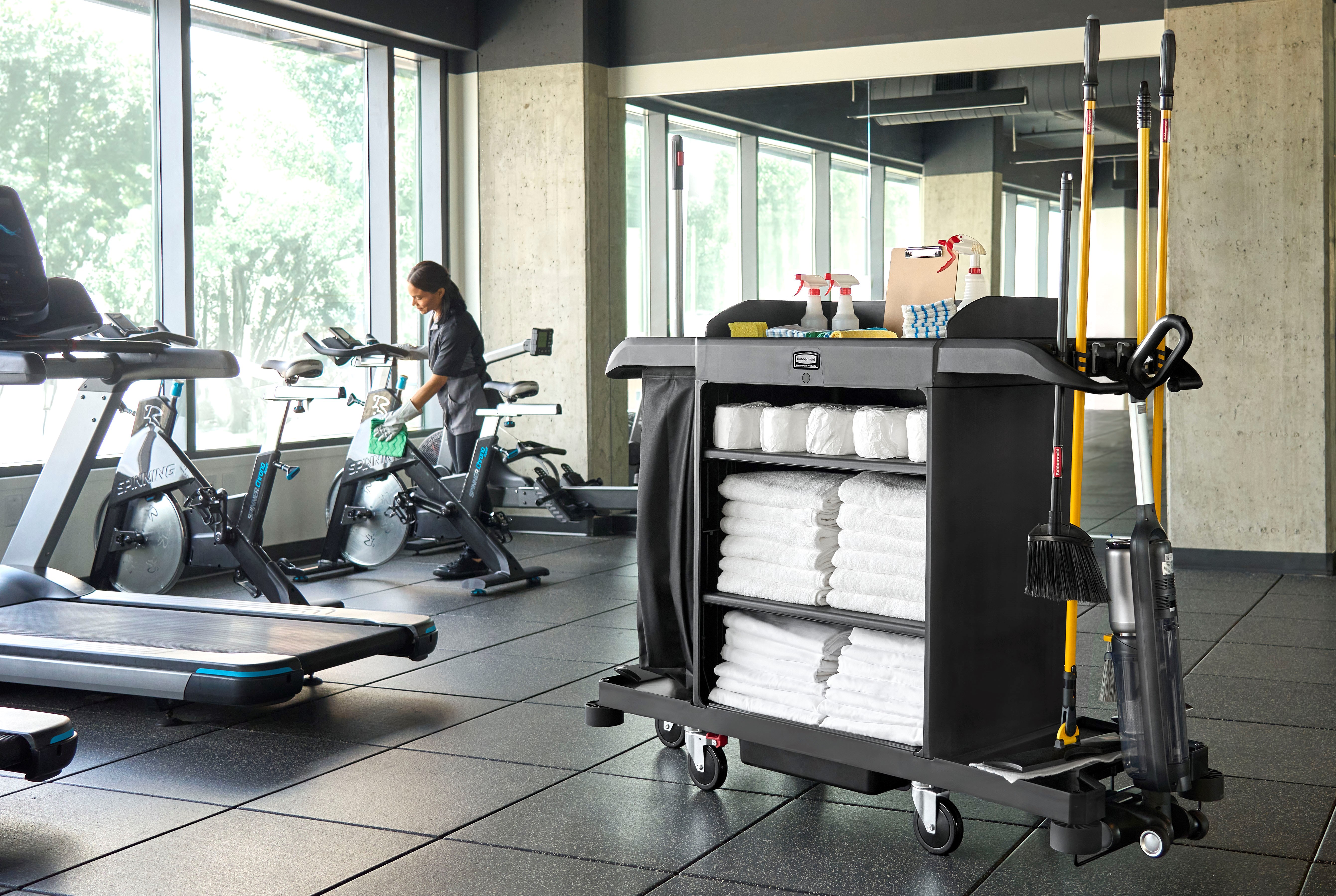 The Full-Size Housekeeping Cart is the complete system solution for efficient housekeeping, offering 360° maneuverability and customizable organization with two adjustable shelves.