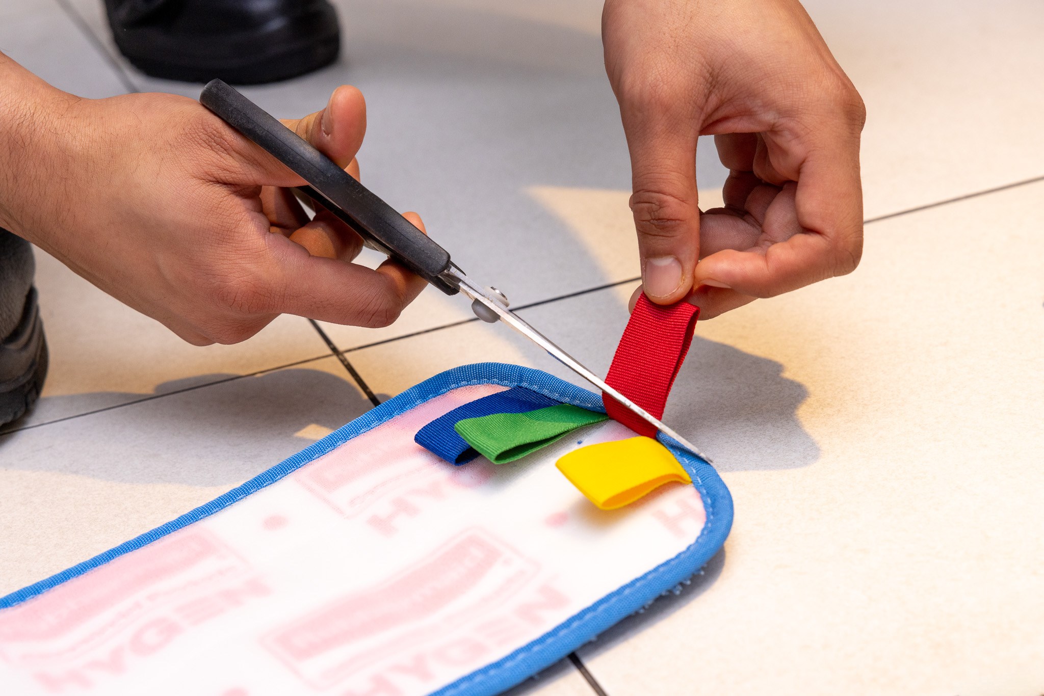 The Rubbermaid Commercial HYGEN™ Wet Pads are constructed of premium split nylon/polyester blend Microfibre that provides optimal wet mopping performance.