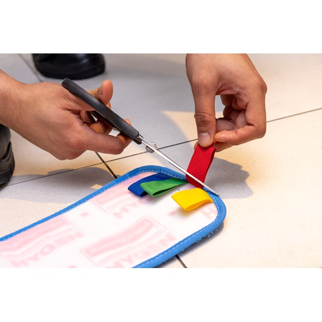 The Rubbermaid Commercial HYGEN™ Wet Pads are constructed of premium split nylon/polyester blend Microfibre that provides optimal wet mopping performance.