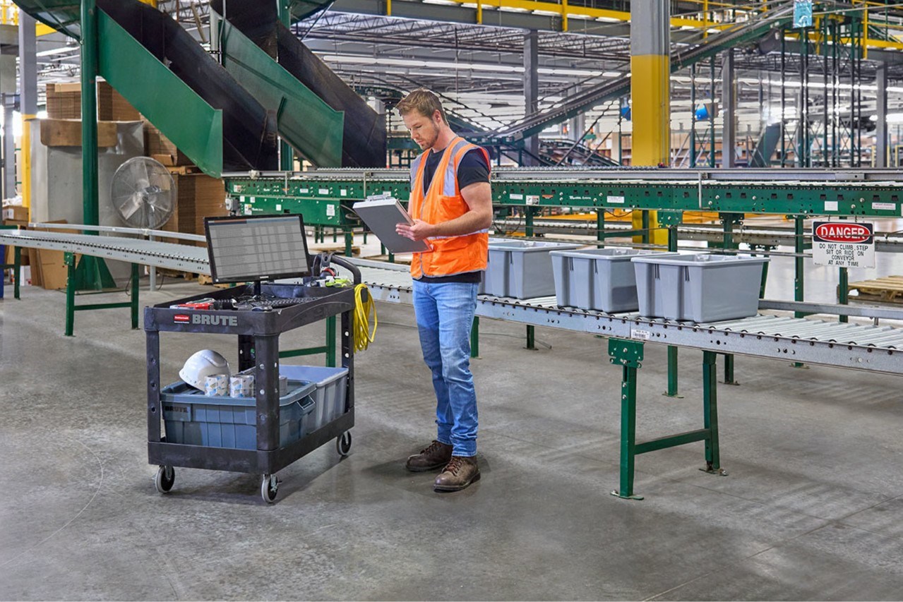 The BRUTE Heavy-Duty Utility Trolley is a robust and reliable transport solution for workshops, warehouses, and commercial environments. Designed with lipped shelves to keep items secure, this durable structural foam trolley resists rust, dents, and chips, making it ideal for demanding workplaces.