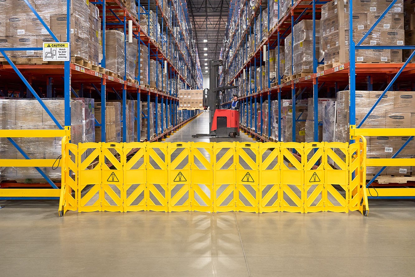 Easy to use, easy to see, easy to move, and easy to store mobile barrier uses articulating panels to extend to 13 feet long. It can be used straight, curved or circular. ANSI/OSHA-compliant colors.