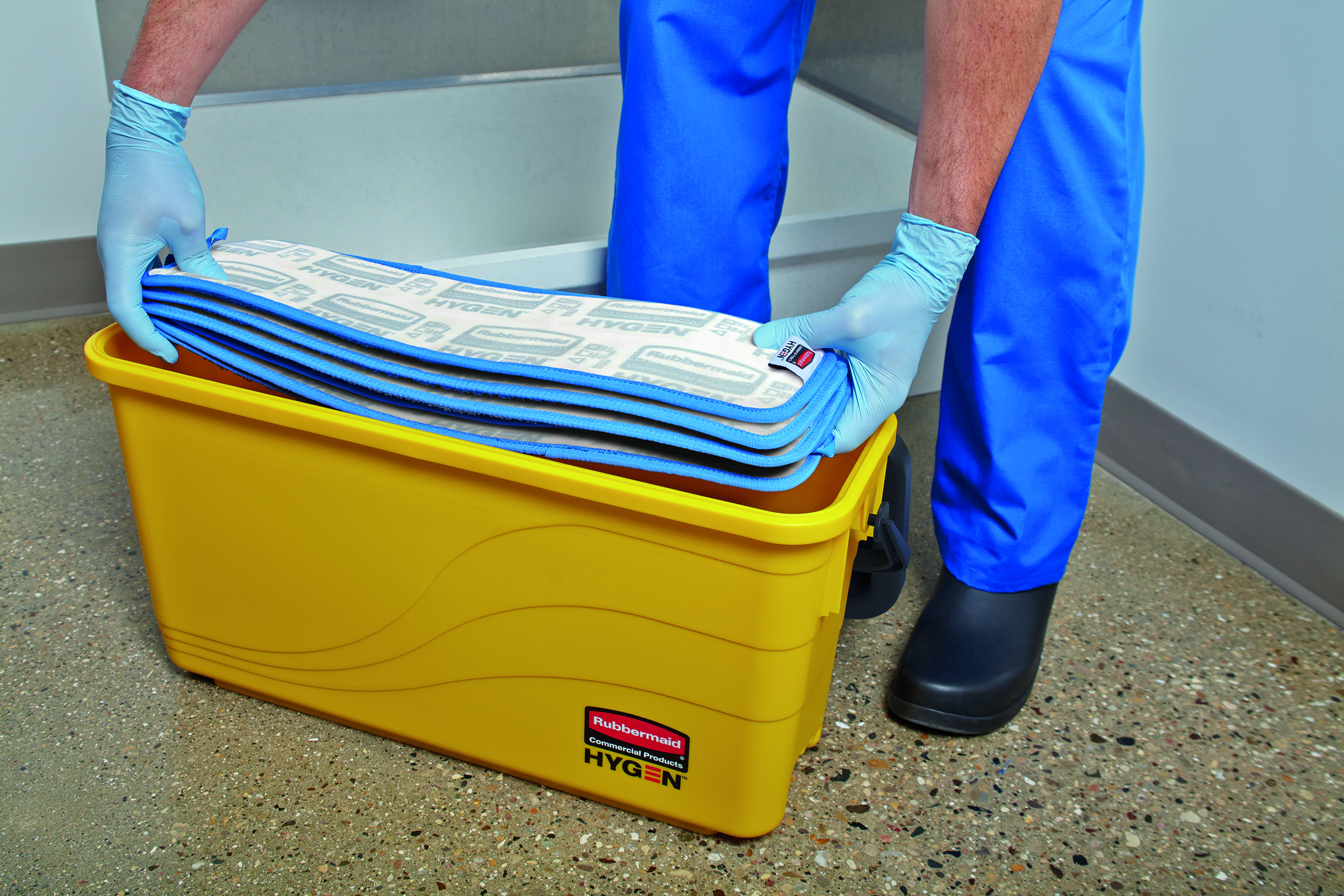 The Rubbermaid Commercial HYGEN™ Microfibre Charging Bucket is ideal for healthcare facilities, with a bucket designed to prevent oversaturation of Microfibre wet pads.