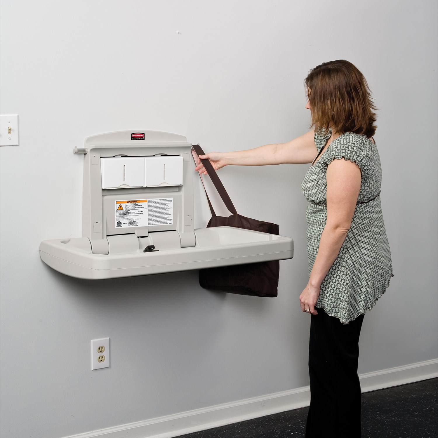 Created from high-density polypropylene to reduce moisture absorption, the baby station meets all global ASTM, ADA, EN safety standards.