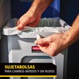 La solución de reciclaje adaptable ofrece un aspecto de cara al público con la funcionalidad de la zona del personal.