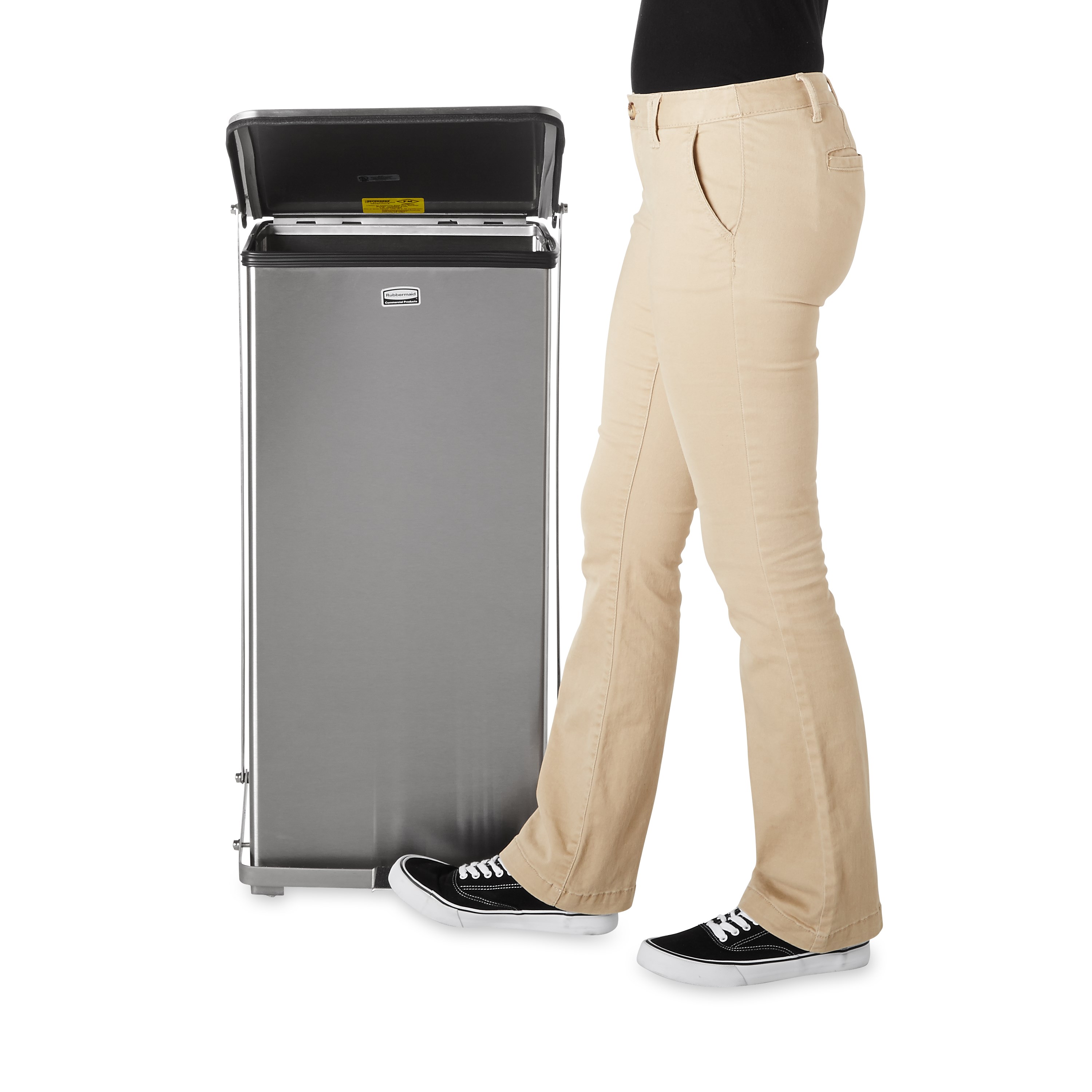 The Defenders® 12 Gallon FGST12 Square Indoor Step-On Container is an ideal waste container for hospitals, doctor’s offices and other healthcare facilities.