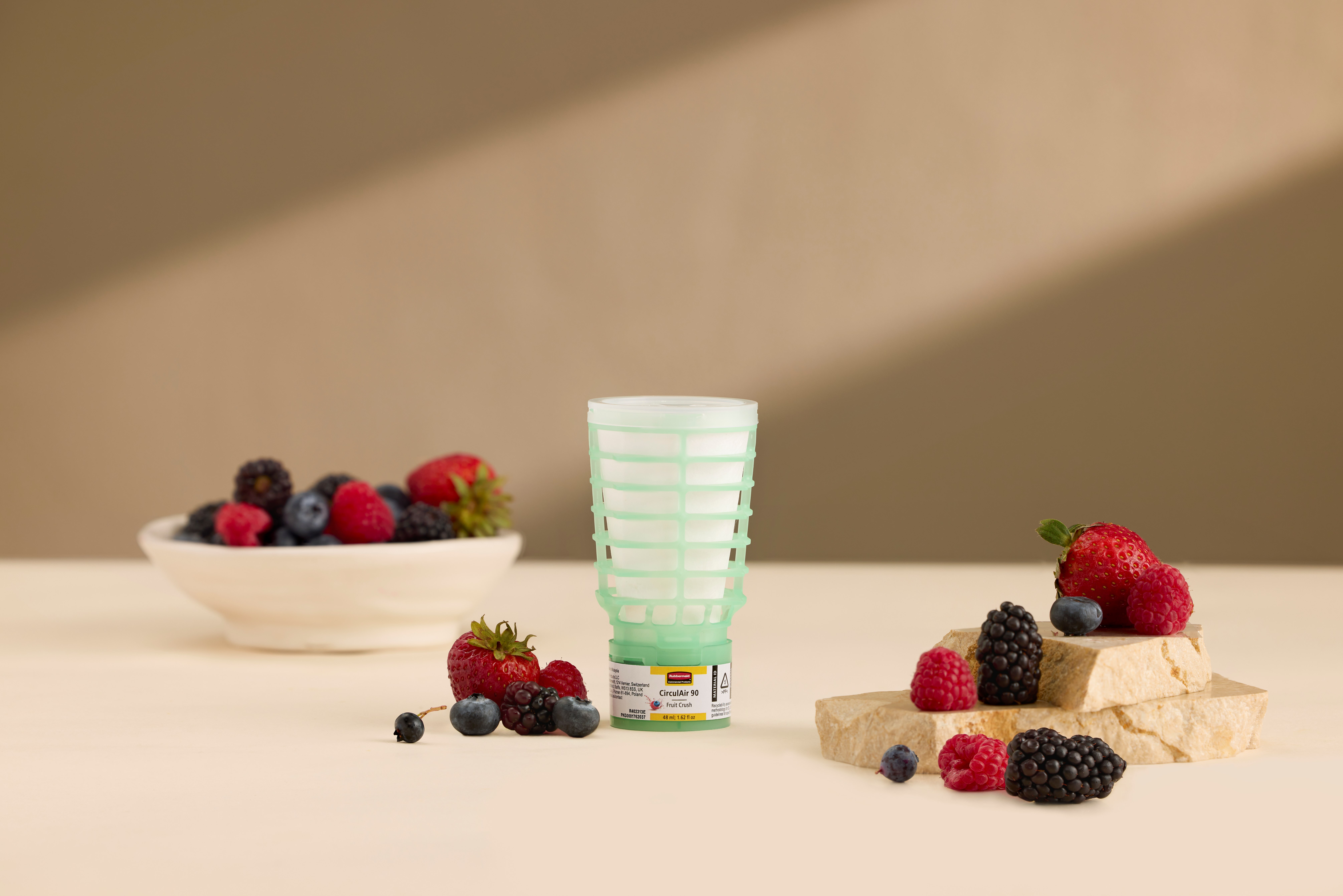 The Rubbermaid Commercial Products® CirculAir 90™ Fruit Crush scent refill is engineered to deliver reliable air care performance with verified recyclability. Made from a single material, the refill is recyclable and requires no dismantling (EU, UK , NO, CH).