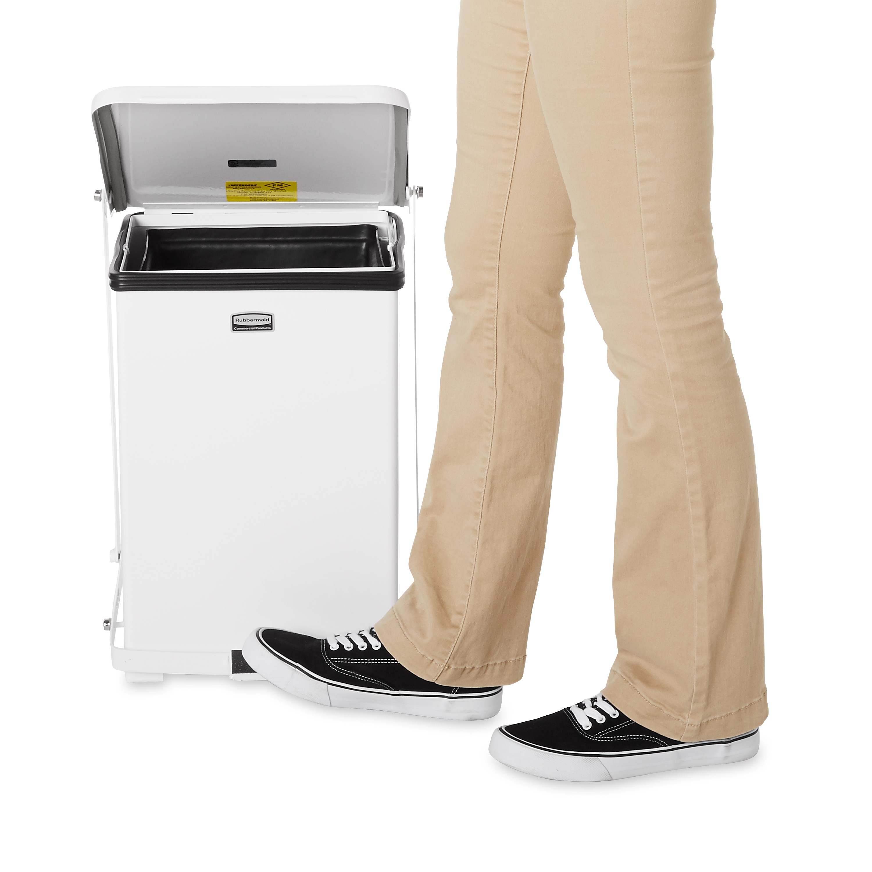 The Defenders® 25 Gallon FGST40 Square Indoor Step-On Container is an ideal waste container for hospitals, doctor’s offices and other healthcare facilities.