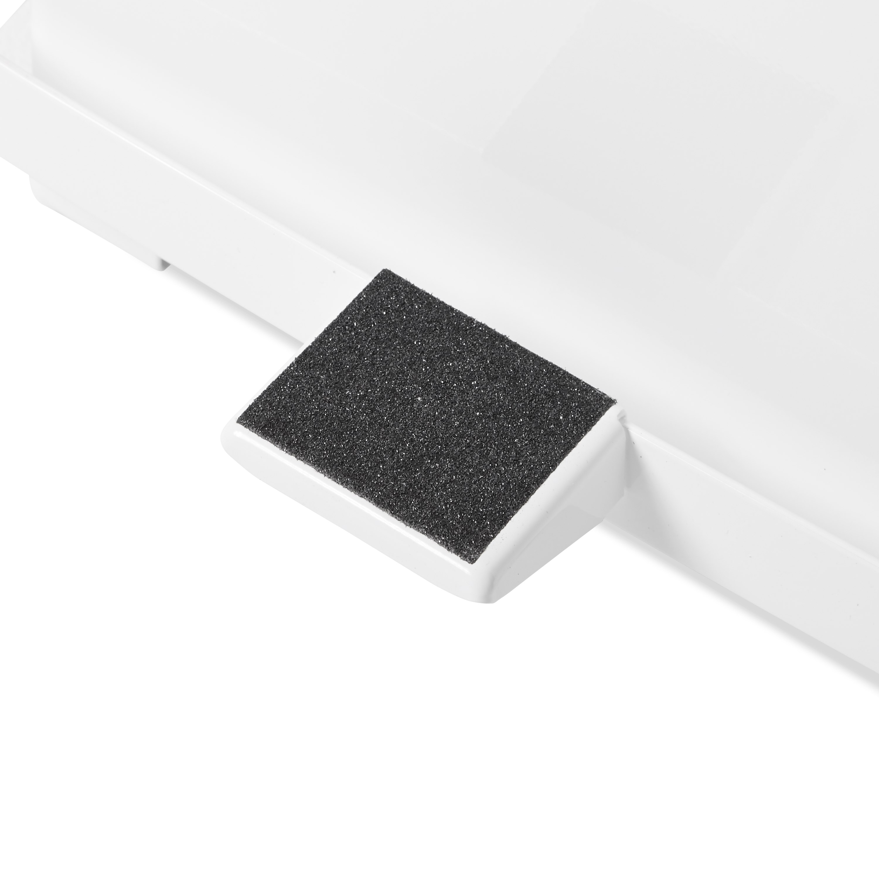 The Defenders® decorative refuse container is an ideal waste receptacle for hospitals, doctor’s offices and other healthcare facilities. The step-on foot pedal enables hands-free operation, while the smooth surfaces are easy to clean.