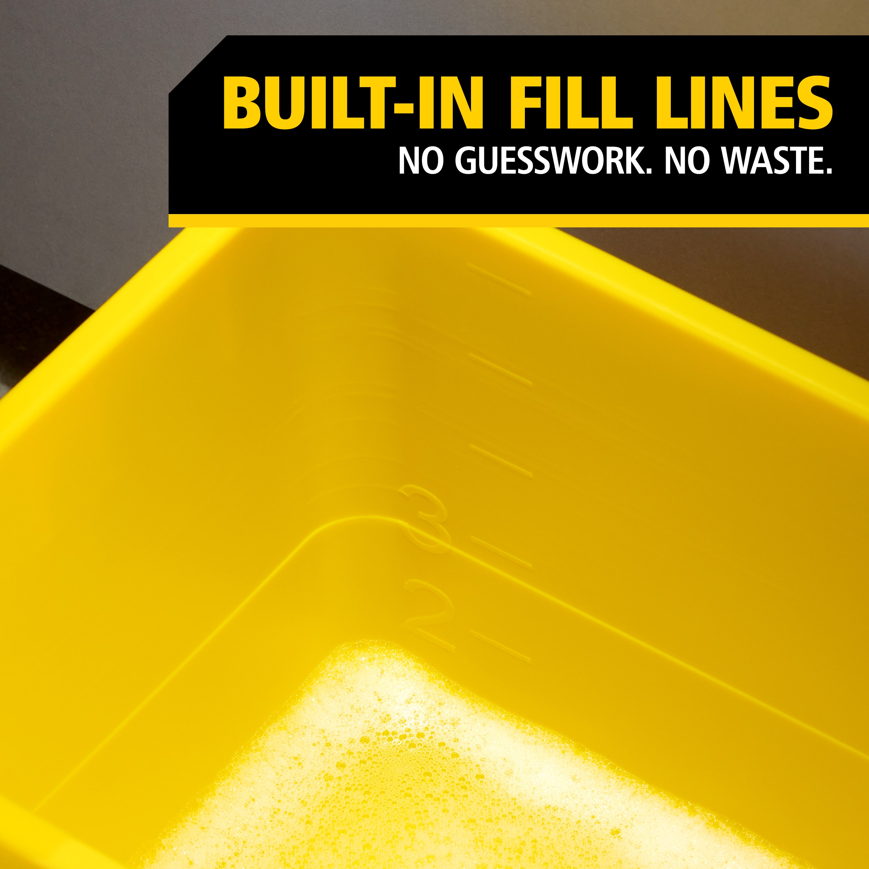 The Rubbermaid Commercial Products® Glass Cleaning Bucket with Lid has a rectangular shape to easily fits up to 18" squeegees and microfiber washers. Integrated fill lines ensure proper dilution of cleaning solutions, for less waste and optimal results.
