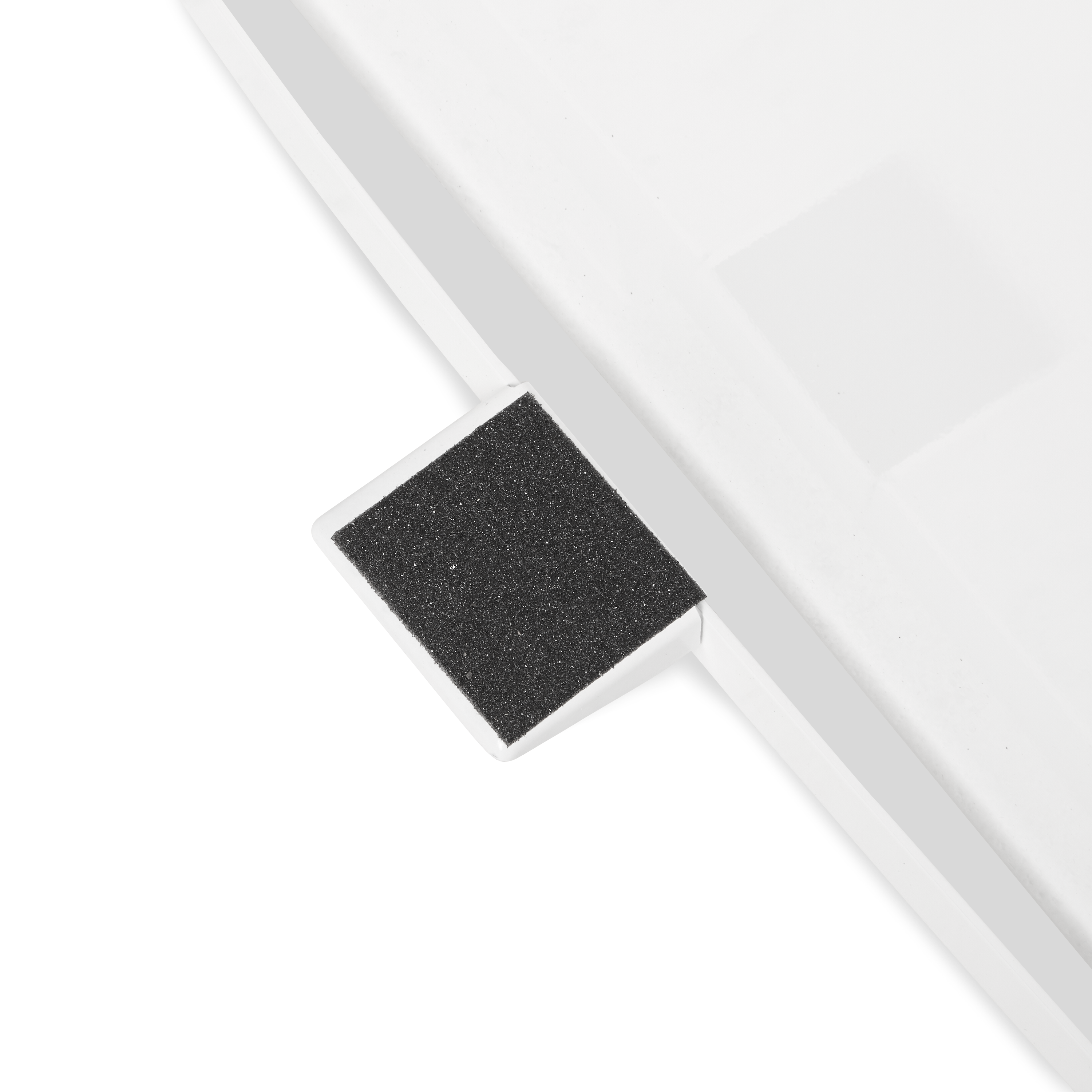 The Defenders® 49 l FGST24 Square Indoor Step-On Container is an ideal waste container for hospitals, doctor’s offices and other healthcare facilities.