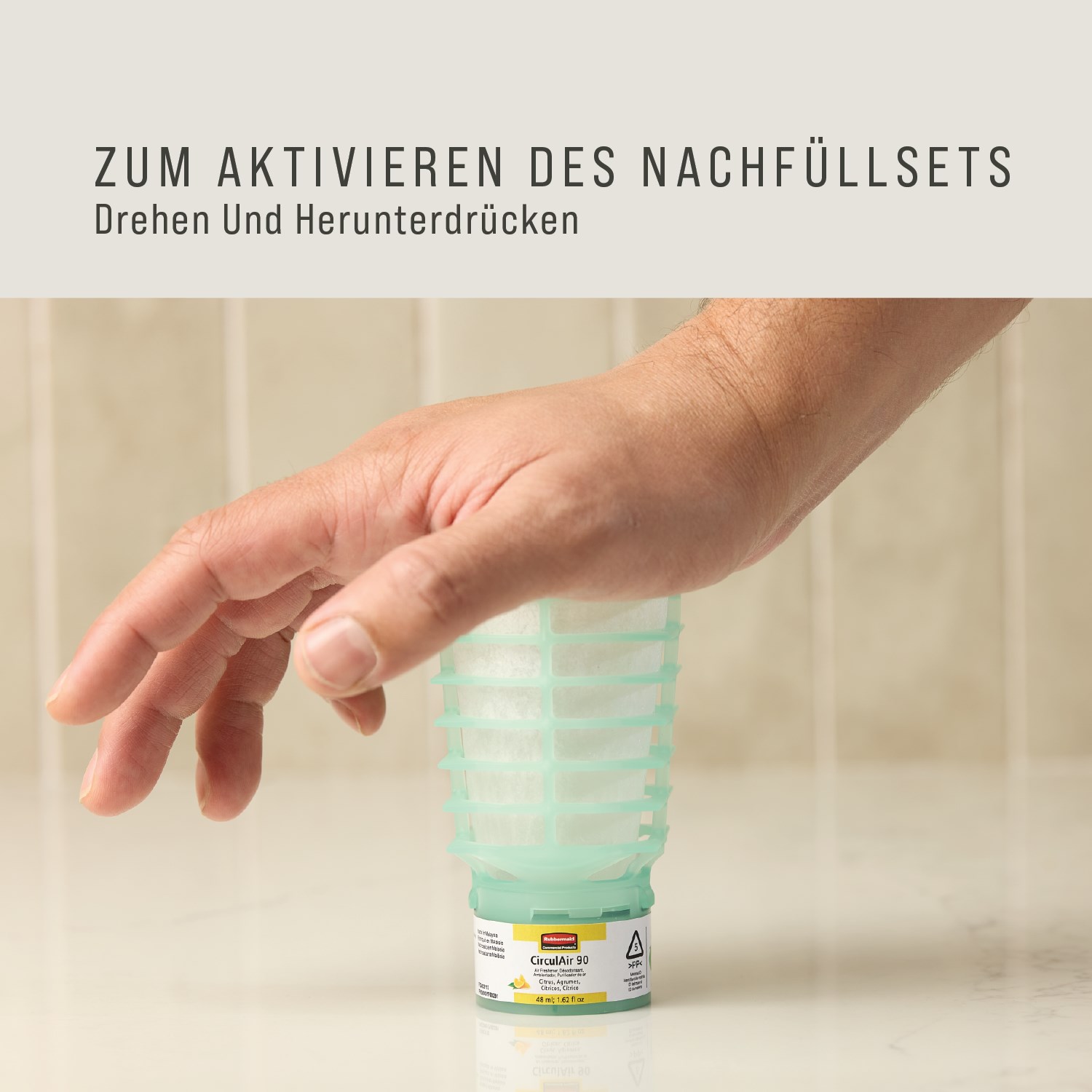 Die CirculAir 90™ Relaxing Spa‑Nachfüllung von Rubbermaid Commercial Products® wurde entwickelt, um eine zuverlässige Luftpflegeleistung mit bestätigter Recyclingfähigkeit zu gewährleisten. Die Nachfüllung besteht aus einem einzigen Material, ist vollständig recycelbar und erfordert kein Zerlegen (EU, UK, NO, CH).