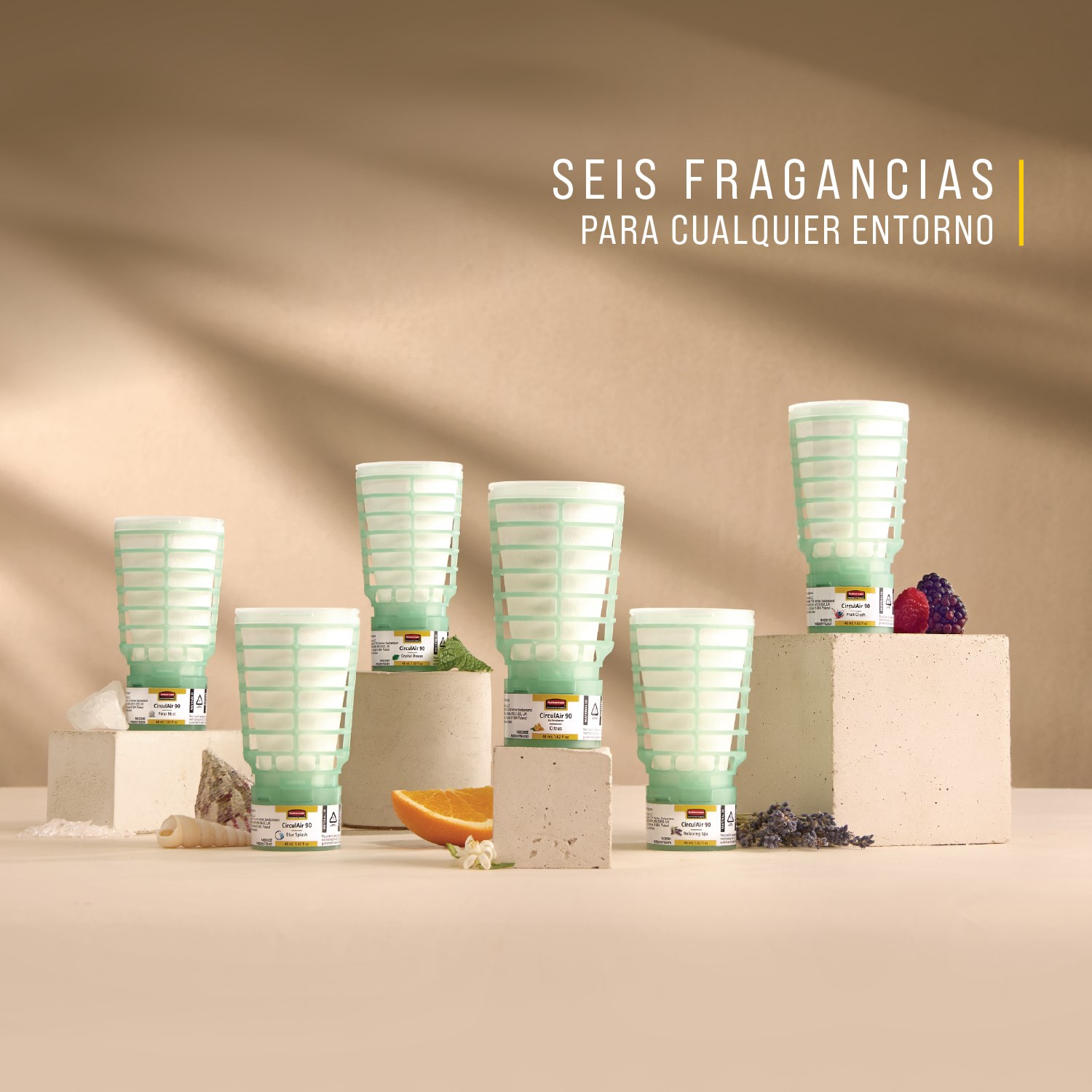 La recarga aromática CirculAir 90™ Relaxing Spa de Rubbermaid Commercial Products® está diseñada para proporcionar un rendimiento fiable en el cuidado del aire, con reciclabilidad verificada. Fabricada con un único material, la recarga es reciclable y no requiere desmontaje (UE, Reino Unido, NO, CH).